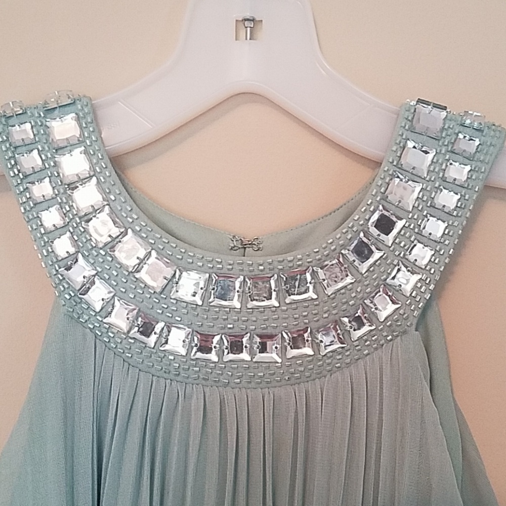 Formal Gown - Picture 3 of 8